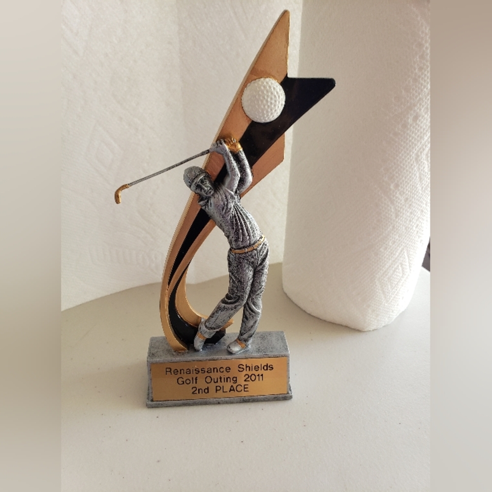 GOLF 🏌️‍♂️ Second place trophy
